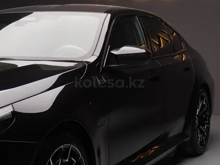BMW M5 2024 года за 95 000 000 тг. в Алматы – фото 12