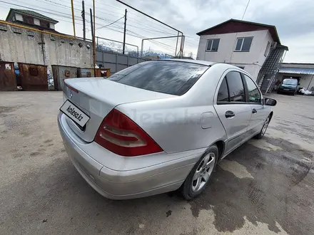 Mercedes-Benz C 180 2001 года за 2 300 000 тг. в Алматы