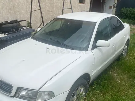 Audi A4 1995 года за 750 000 тг. в Алматы – фото 2