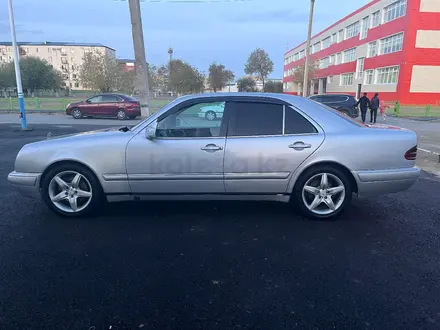 Mercedes-Benz E 320 1997 года за 3 200 000 тг. в Кызылорда – фото 4