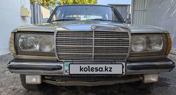 Mercedes-Benz E 230 1982 годаүшін729 900 тг. в Алматы – фото 2