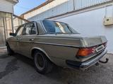 Mercedes-Benz E 230 1982 годаүшін875 000 тг. в Алматы – фото 3