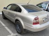 Volkswagen Passat 2004 года за 3 500 000 тг. в Уральск – фото 4