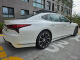 Lexus LS 500h 2022 года за 33 800 000 тг. в Астана – фото 3
