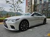 Lexus LS 500h 2022 года за 33 800 000 тг. в Астана – фото 2