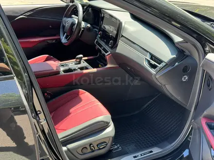 Lexus RX 350 F Sport+ 2024 года за 38 890 000 тг. в Алматы – фото 32