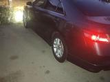 Toyota Camry 2011 года за 7 500 000 тг. в Атырау – фото 2