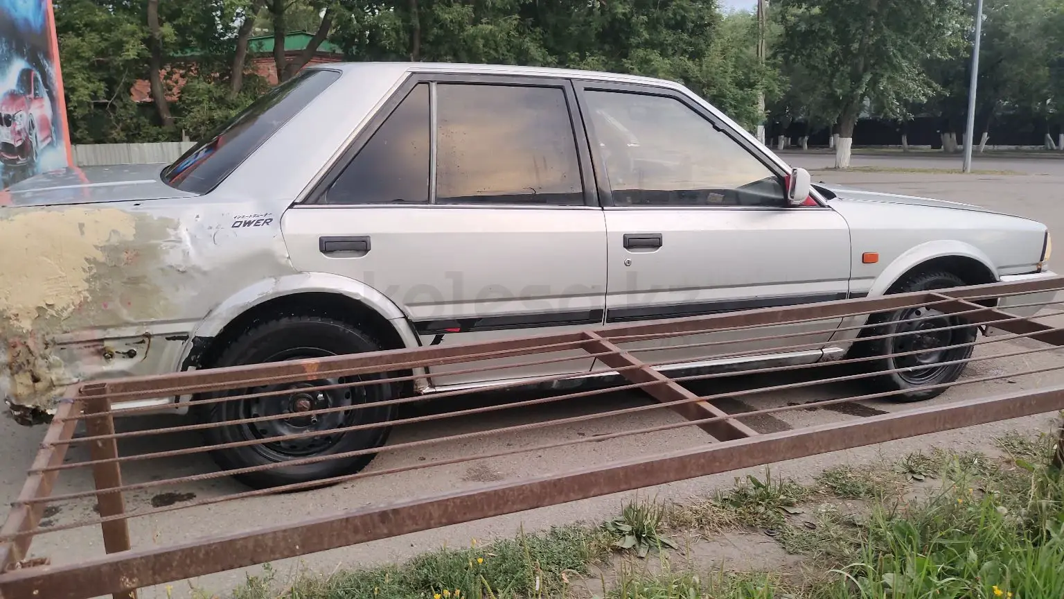 Nissan Bluebird, 1990