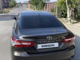 Toyota Camry 2019 года за 13 950 000 тг. в Алматы – фото 3