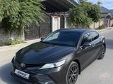 Toyota Camry 2019 года за 13 950 000 тг. в Алматы – фото 4