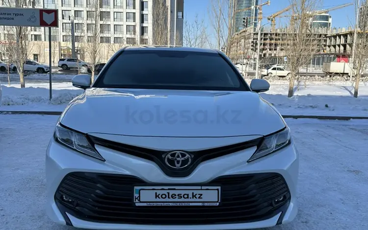 Toyota Camry 2020 года за 11 600 000 тг. в Астана