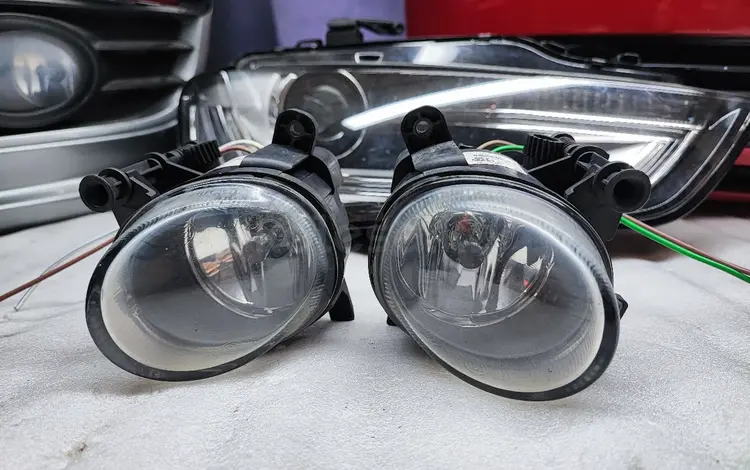 Туманка противотуманки Audi a4 b8 за 20 000 тг. в Алматы