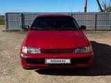 Toyota Carina E 1995 года за 850 000 тг. в Семей