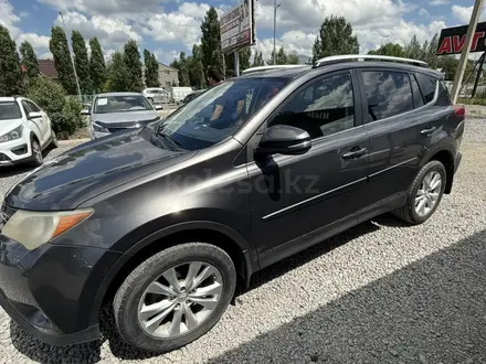 Toyota RAV4 2014 года за 5 400 000 тг. в Актобе – фото 4