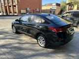 Hyundai Accent 2022 года за 8 700 000 тг. в Актобе – фото 3