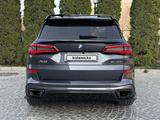 BMW X5 2019 года за 31 000 000 тг. в Алматы – фото 4
