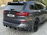 BMW X5 2019 года за 31 000 000 тг. в Алматы – фото 2