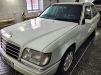 Mercedes-Benz E 200 1993 года за 2 000 000 тг. в Павлодар