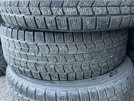 215/65/16 Dunlop. ТРИ (3) шины за 12 000 тг. в Алматы