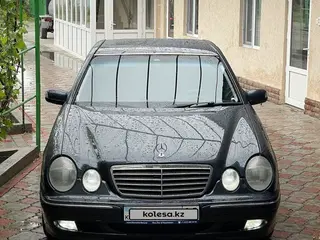 Mercedes-Benz E 320