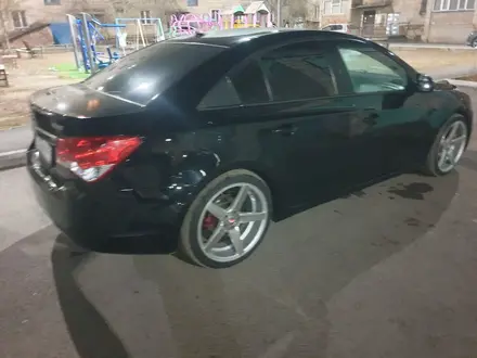 Chevrolet Cruze 2011 года за 3 300 000 тг. в Караганда – фото 3