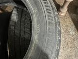 Комплект зимней резины «Bridgestone», размер 215/60R17 за 70 000 тг. в Алматы – фото 3