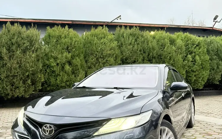 Toyota Camry 2018 года за 16 500 000 тг. в Алматы