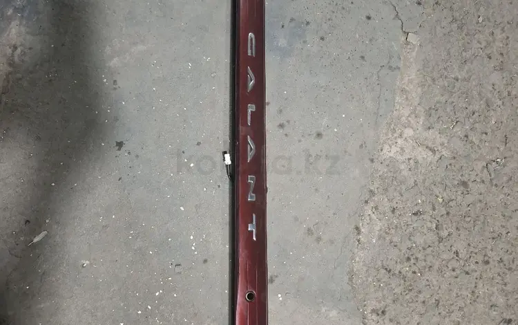 Молдинг на крышу багажника за 10 000 тг. в Алматы