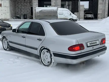 Mercedes-Benz E 320 1999 года за 3 800 000 тг. в Караганда – фото 6