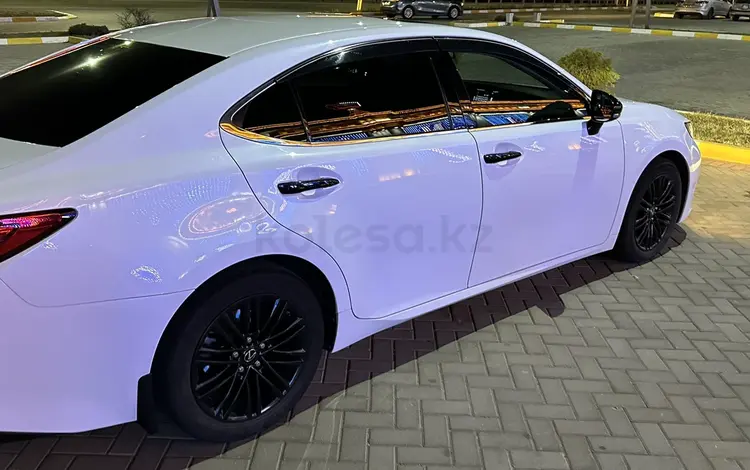 Lexus ES 250 2015 года за 11 500 000 тг. в Алматы