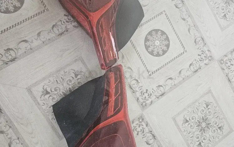 Фонарь задний оригинал без дефектов за 100 000 тг. в Астана