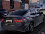 Toyota Camry 2018 годаfor11 600 000 тг. в Актобе