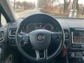 Volkswagen Touareg 2010 года за 11 350 000 тг. в Алматы – фото 2