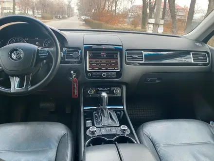 Volkswagen Touareg 2010 года за 11 350 000 тг. в Алматы – фото 4
