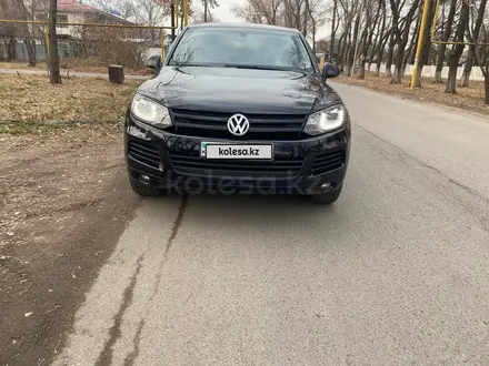 Volkswagen Touareg 2010 года за 11 350 000 тг. в Алматы – фото 3