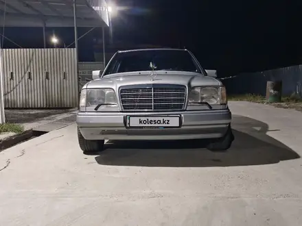 Mercedes-Benz E 220 1994 года за 7 000 000 тг. в Павлодар – фото 2