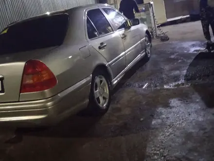 Mercedes-Benz C 200 1996 года за 2 000 000 тг. в Астана – фото 15