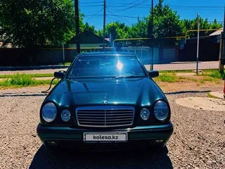 Mercedes-Benz E 320