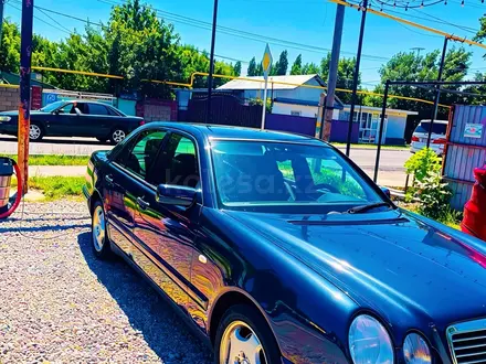 Mercedes-Benz E 320 1997 года за 3 000 000 тг. в Шымкент – фото 2