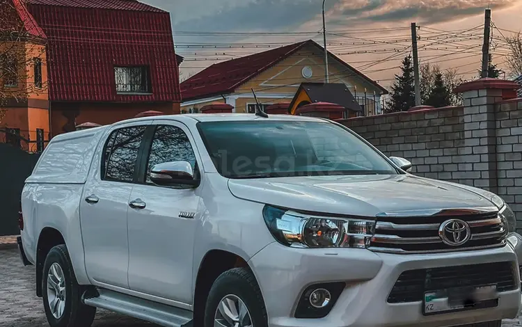 Toyota Hilux 2017 года за 15 900 000 тг. в Актобе