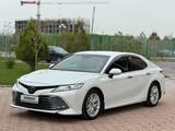 Toyota Camry 2020 года за 13 500 000 тг. в Астана