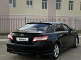 Toyota Camry 2011 года за 8 000 000 тг. в Жанаозен – фото 2