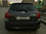 Toyota Auris 2009 года за 4 500 000 тг. в Актобе – фото 4