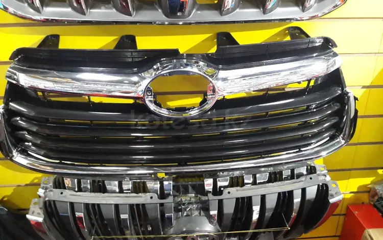 TOYOTA HIGHLANDER Решётки на Радиатор за 3 000 тг. в Алматы