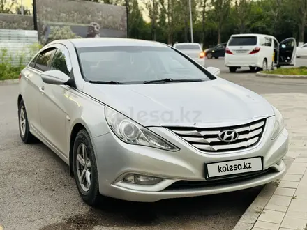 Hyundai Sonata 2010 года за 3 850 000 тг. в Астана – фото 4