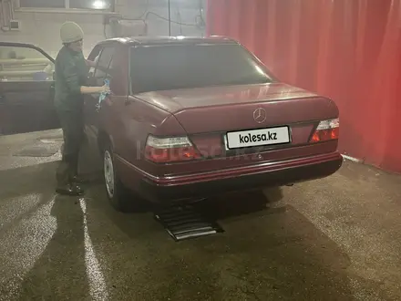 Mercedes-Benz E 260 1992 года за 1 800 000 тг. в Жезказган – фото 13