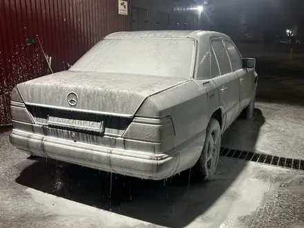 Mercedes-Benz E 260 1992 года за 1 800 000 тг. в Жезказган