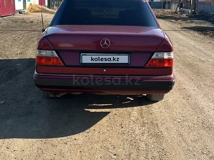 Mercedes-Benz E 260 1992 года за 1 800 000 тг. в Жезказган – фото 6