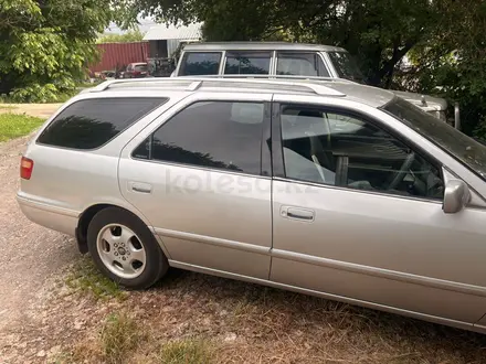 Toyota Camry Gracia 2000 года за 3 500 000 тг. в Алматы – фото 3