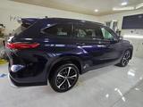 Toyota Highlander 2022 года за 17 500 000 тг. в Атырау